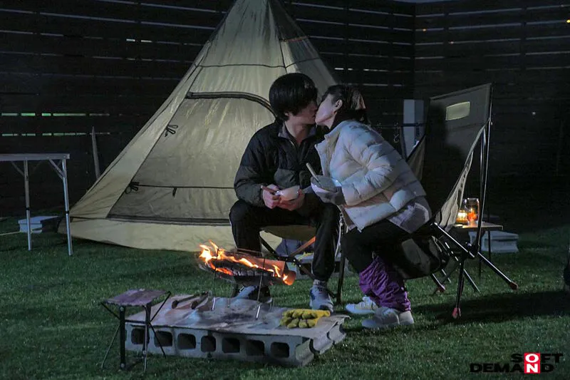 人妻・古東まりこがコーチと濃密テント不倫