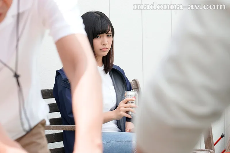 テントの中で中出しNTR 根尾あかりの背徳キャンプ映像